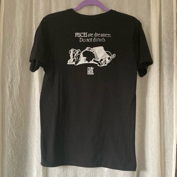 Feels So Good brand Black Graphic T-Shirt with Green Pisces Design - Picture 4 of 5